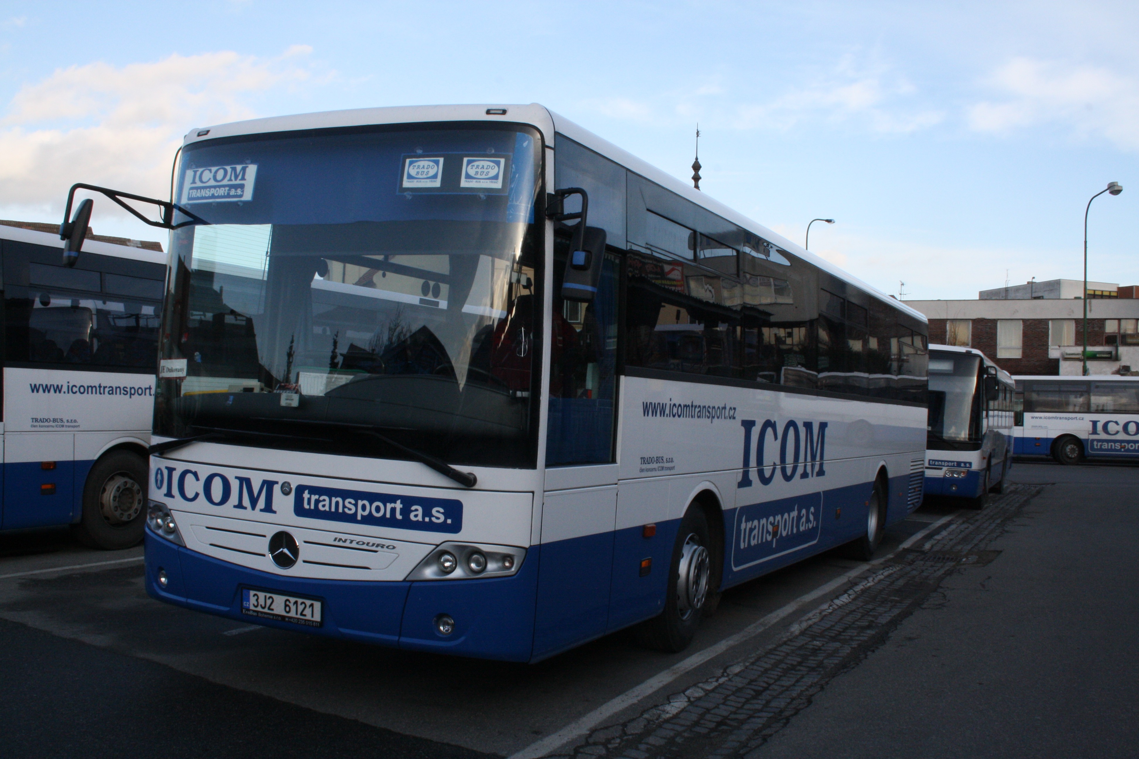 icom_transport_mercedes-benz_intouro_at_trebic_bus_station.jpg