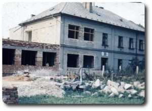 Pristavba skoly v letech 1959 - 1961.